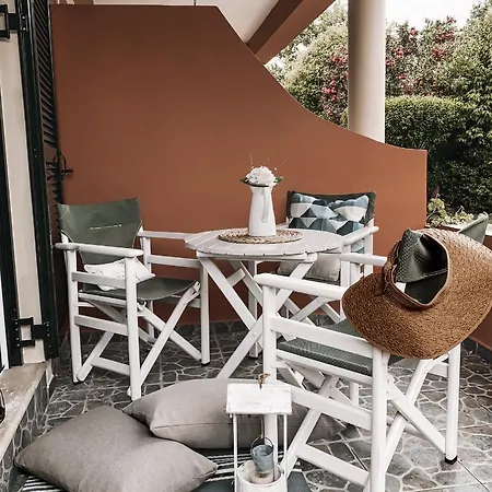 Apartman Kaloudis & *