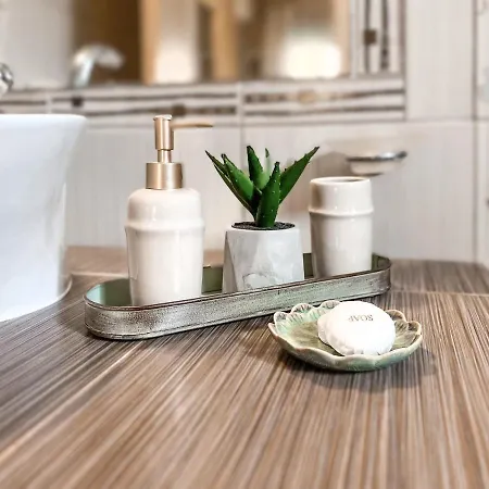 アパート Kaloudis & *