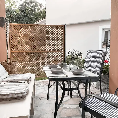 Kaloudis & アパート ダシア