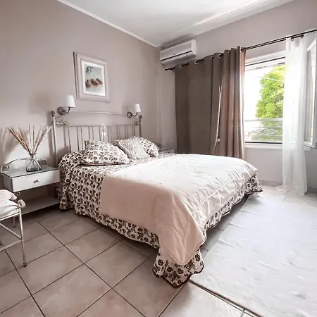 Апартаменты Kaloudis & Дассия