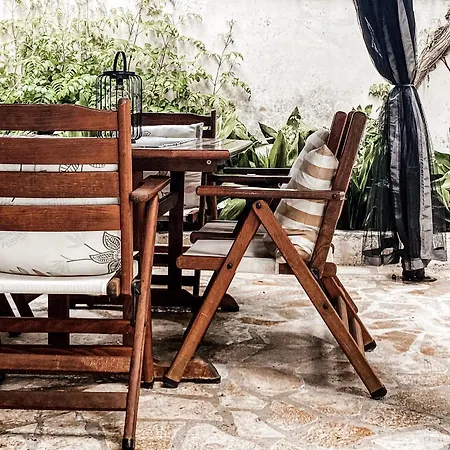 Kaloudis & アパート *