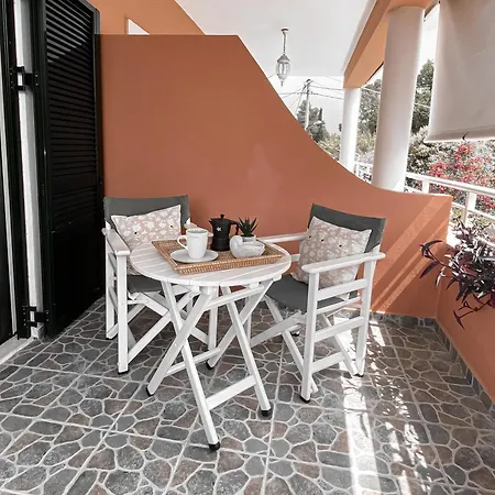 Kaloudis & Апартаменты