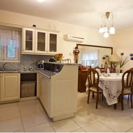 アパート Kaloudis &