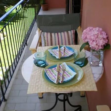 Kaloudis & アパート *