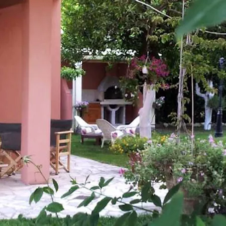 Kaloudis & アパート