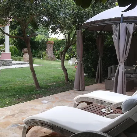 Kaloudis & アパート *