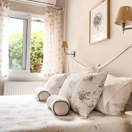 Kaloudis & アパート ダシア