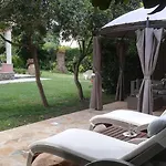 Kaloudis & Apartamento *