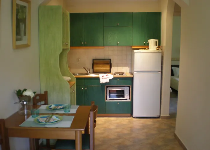 Kaloudis & Apartamento *